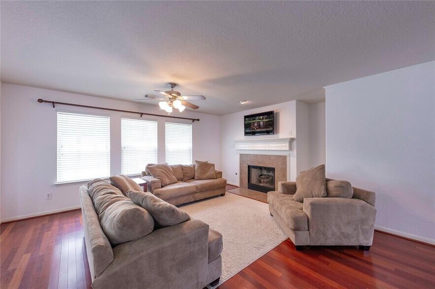 Building Photo - 13907 Bonnetbriar Ln