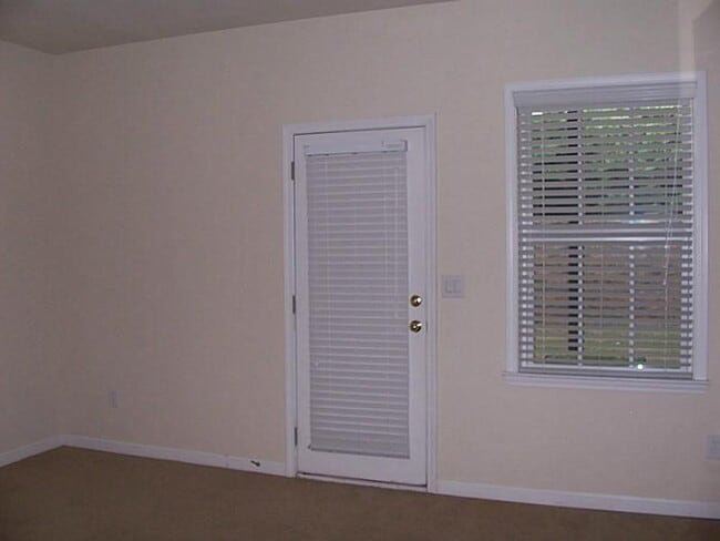 Building Photo - 11040 Brunson Dr