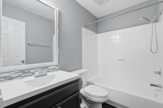 Building Photo - 2900 NW 29th St