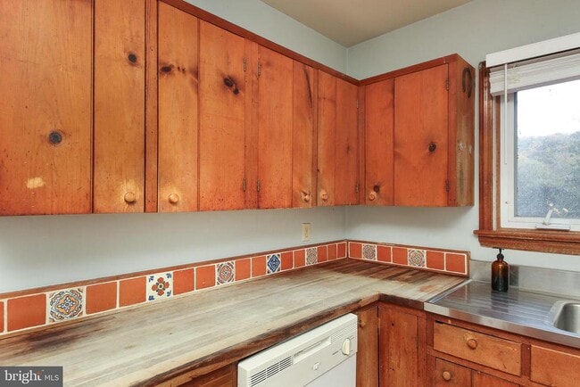 Building Photo - 96 RIVER