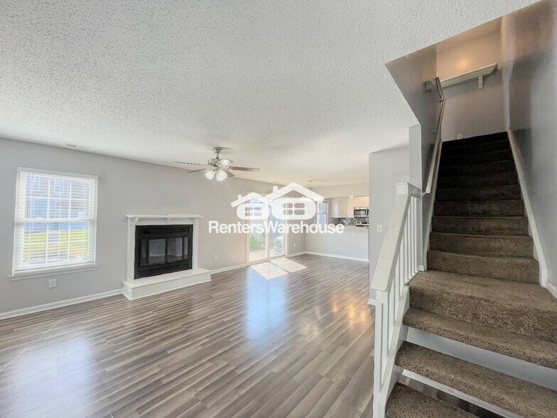 Building Photo - 651 Ridge Cir
