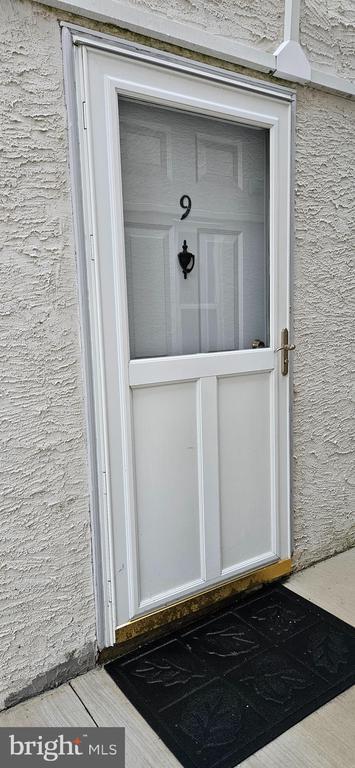 Building Photo - 215 W 3rd Ave