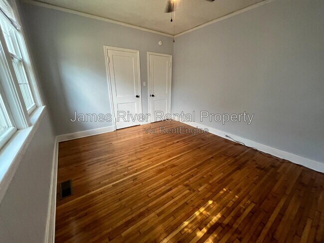 Building Photo - 900 Dearing St