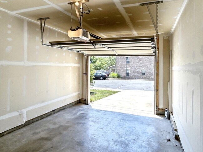 Building Photo - 600 Haven Mews Cir