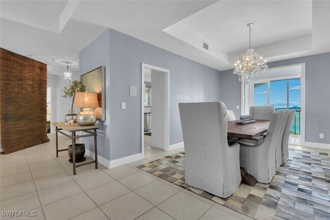 Building Photo - 2000 Royal Marco Way