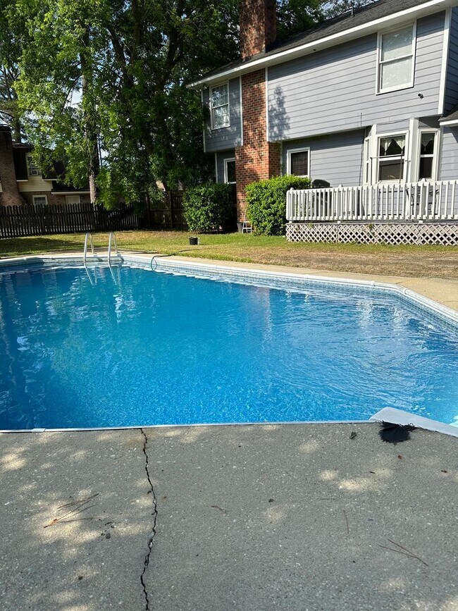 Building Photo - 617 Lufkin Cir