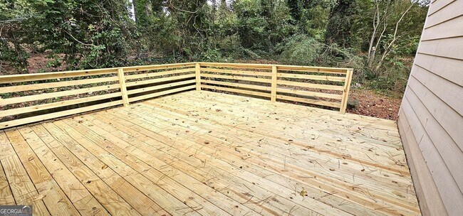 Building Photo - 1752 Parkhill Dr