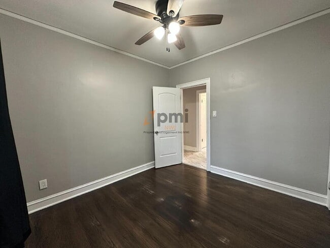 Building Photo - 2123 Davis Ave