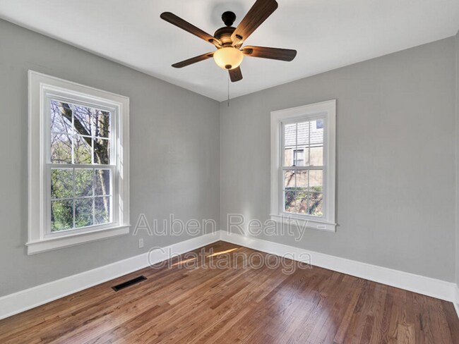 Building Photo - 118 Pinehurst Ave