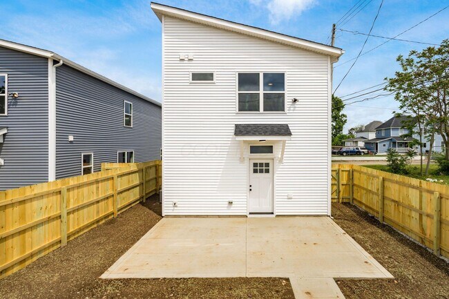 Building Photo - 1441 Merrimac Ave