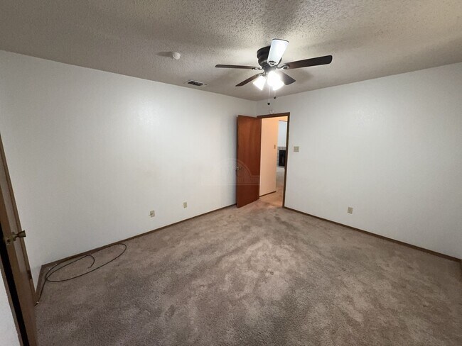 Building Photo - 2019 Dickens Dr