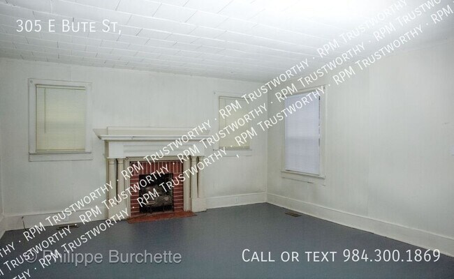 Building Photo - 305 Bute St