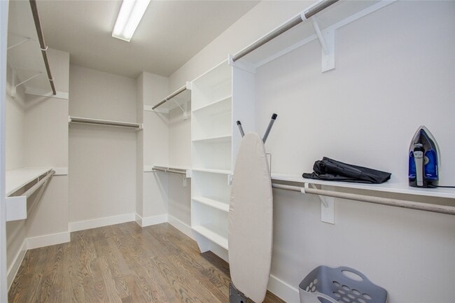 Building Photo - 4914 Noble St