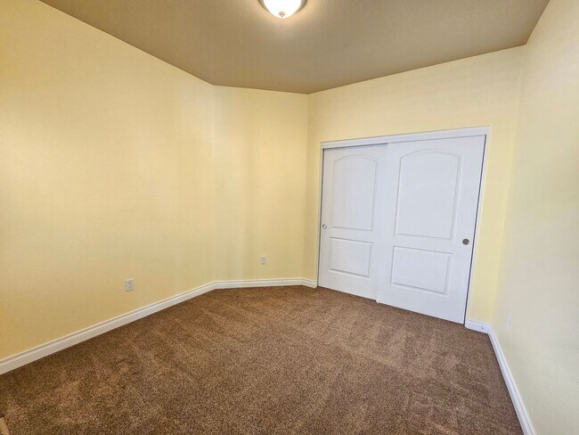Building Photo - 18187 Kodiak Bear Ct