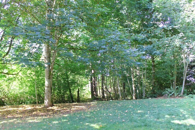 Building Photo - 441 - Country Living in West Hill Auburn