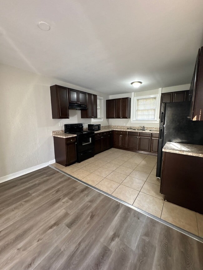 Building Photo - 4005 Green St