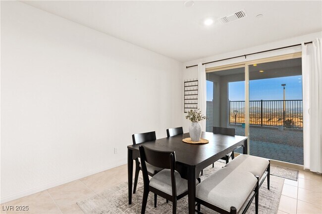 Building Photo - 1592 Pacific Baza St