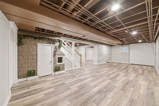 Building Photo - 276 S Kenilworth Ave