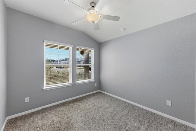 Building Photo - 100 Javans Nest