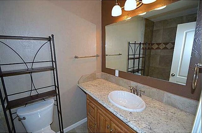 Building Photo - 1502 Barkley St