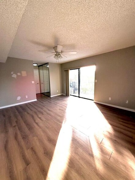 Building Photo - 8466 S Coral Cir