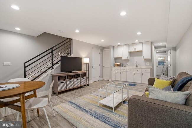 Building Photo - 925 Delafield Pl NW