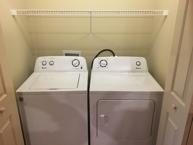 Building Photo - 301 Lakeside Crossing