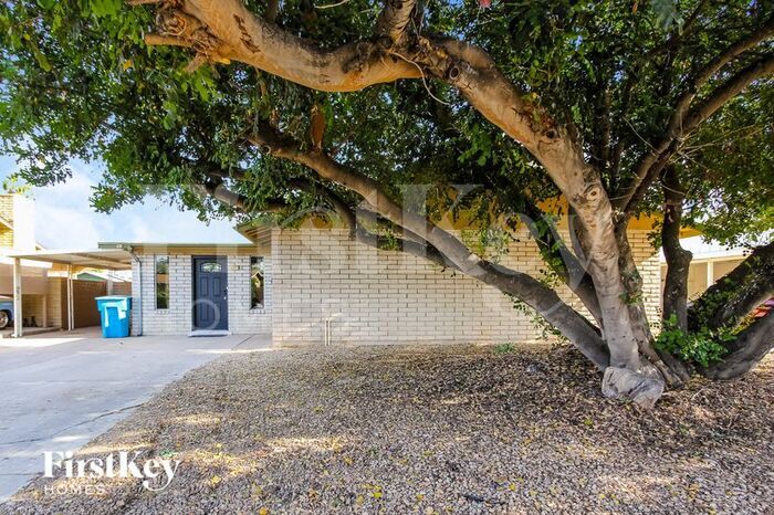 Primary Photo - 3839 W Lupine Ave