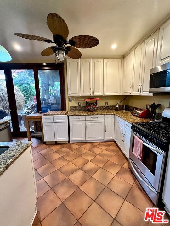 Building Photo - 1362 Masselin Ave