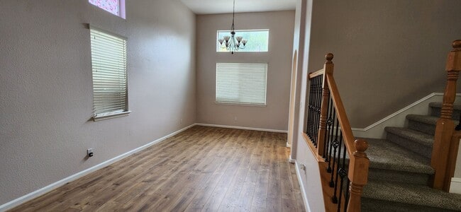 Building Photo - Beautiful 4 Bedroom Home in Elk Grove