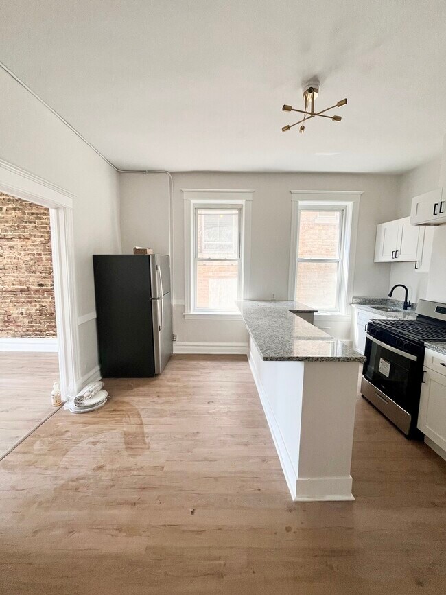 Building Photo - 2512 S Trumbull Ave