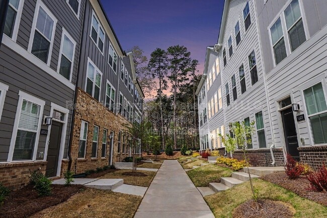 Building Photo - 5011 Rill Ct