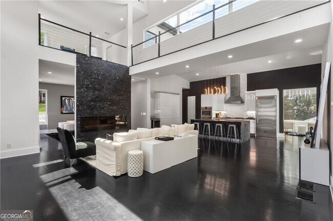 Building Photo - 1756 N Akin Dr NE