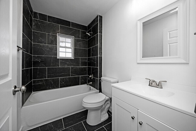 Building Photo - 2001 New Glendale Rd