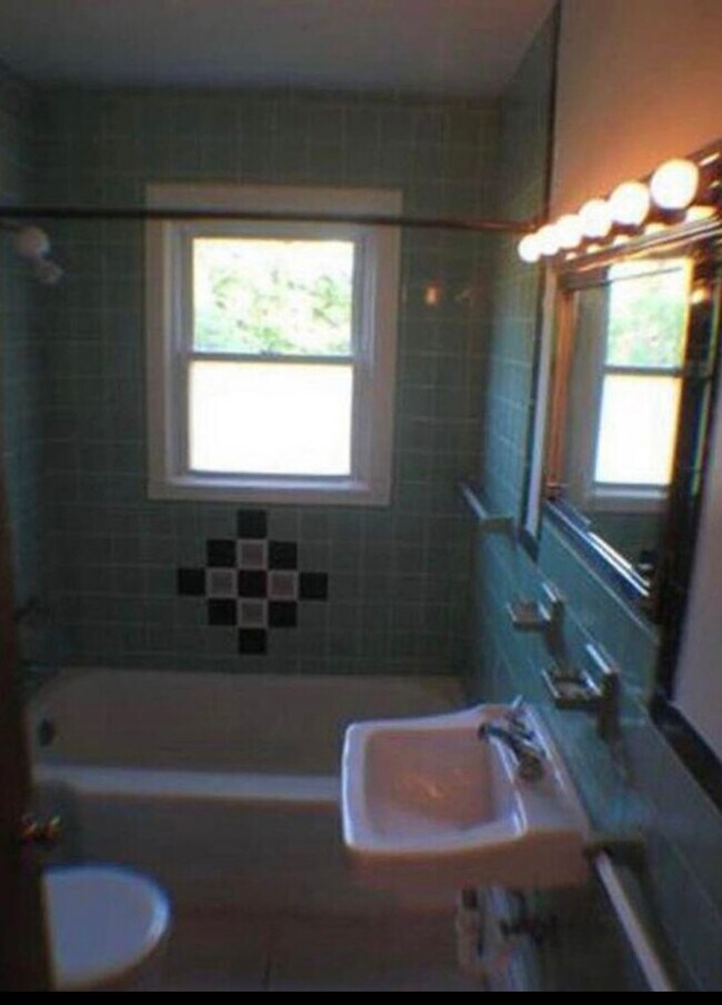 Building Photo - 515 N Eagleville Rd