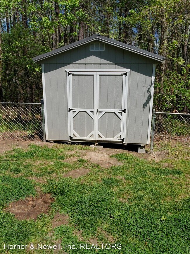 Building Photo - 3 br, 2 bath House - 137 Gene Road