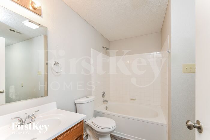 Building Photo - 11815 Buck Creek Cir