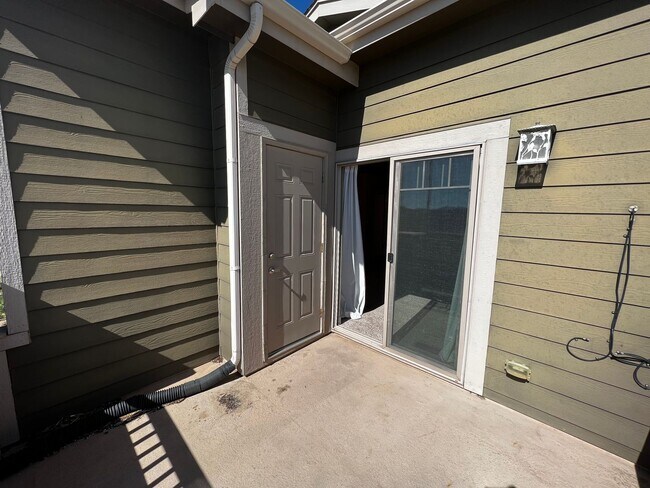 Building Photo - 4101 Crittenton Ln