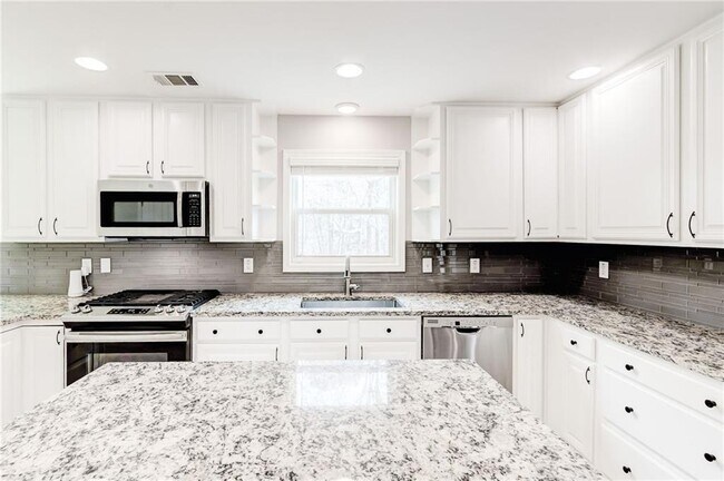 Building Photo - 4418 Shellie Ln