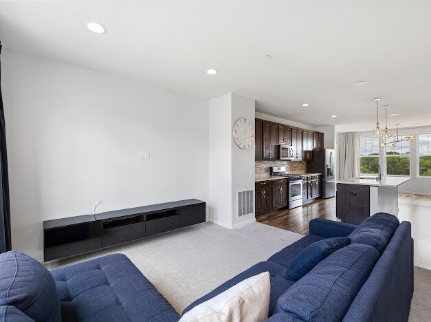 Building Photo - 15442 Eames Way