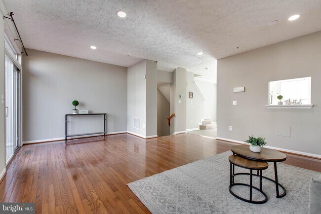 Building Photo - 1734 Sea Pine Cir