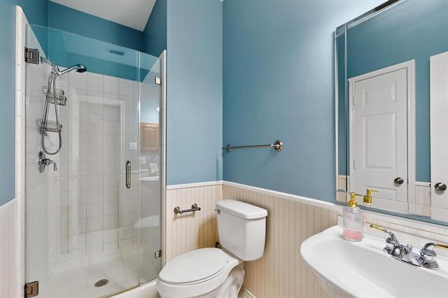 Building Photo - 9408 Daly Dr