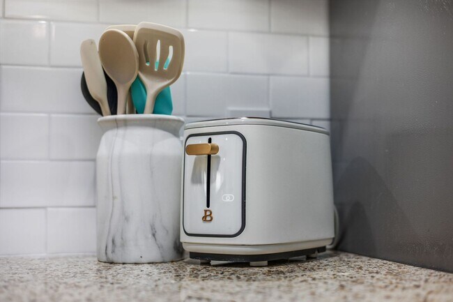 Building Photo - All Inclusive Seasonal Rental Available October 1st, 2025-March 31st 2026!