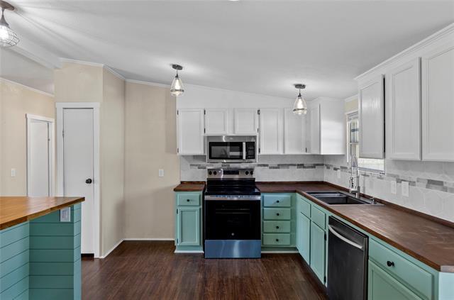 Building Photo - 401 Barker St