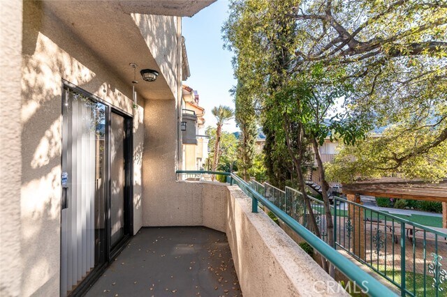 Building Photo - 2930 Montrose Ave