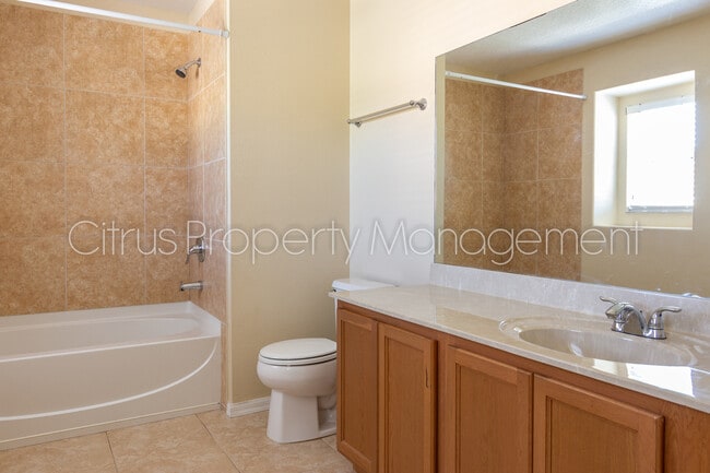 Building Photo - 3/2.5 Winter Garden Town Home