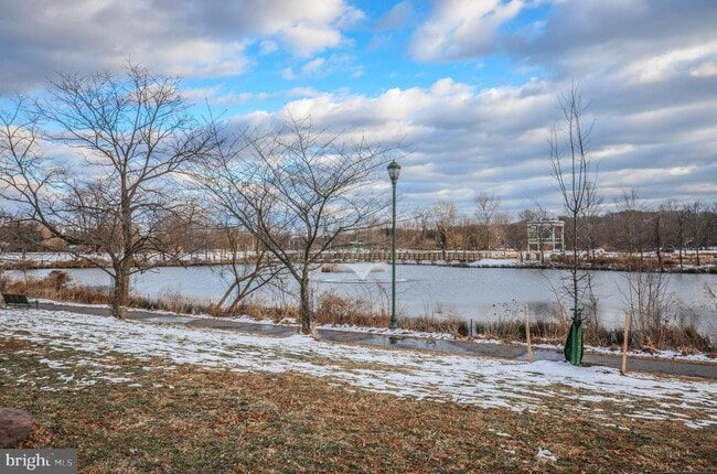 Building Photo - 4950 Brenman Park Dr