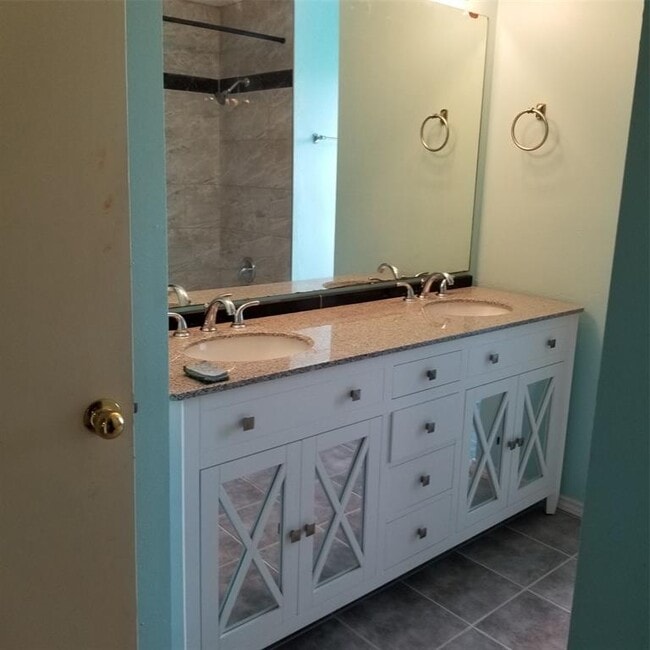 Building Photo - 6206 Verde Valley Dr