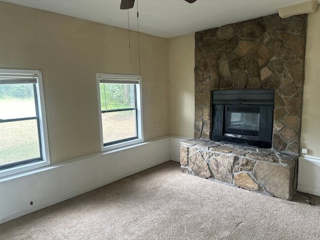 Building Photo - Large 4BR in Marietta
