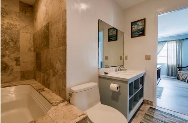 Building Photo - 1770 E Las Olas Blvd